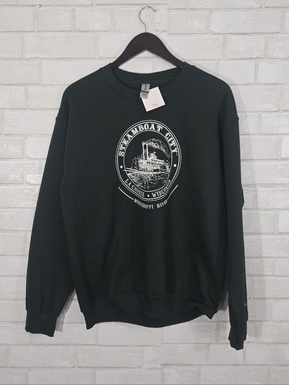 NWT LaCrosse‎ WI Steamboat City sweatshirt